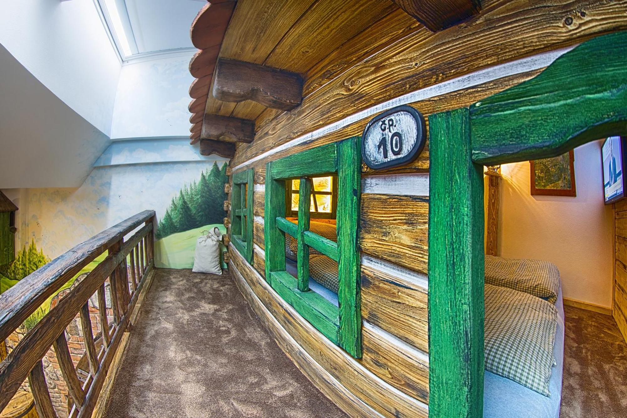 Hotel Kocourkov Hlinsko Exterior foto